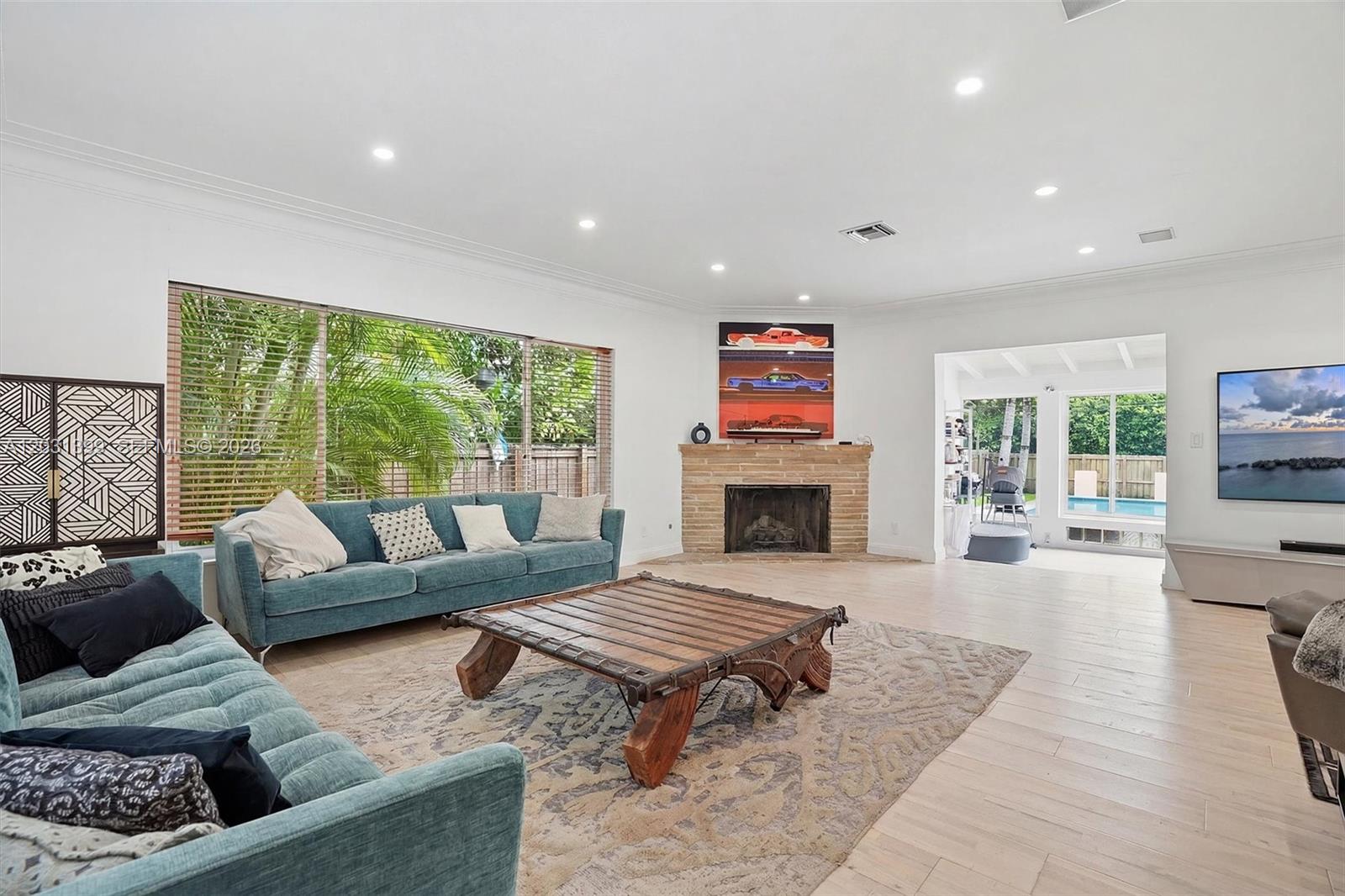 MIAMI SHORES SEC 8 REV - Residential