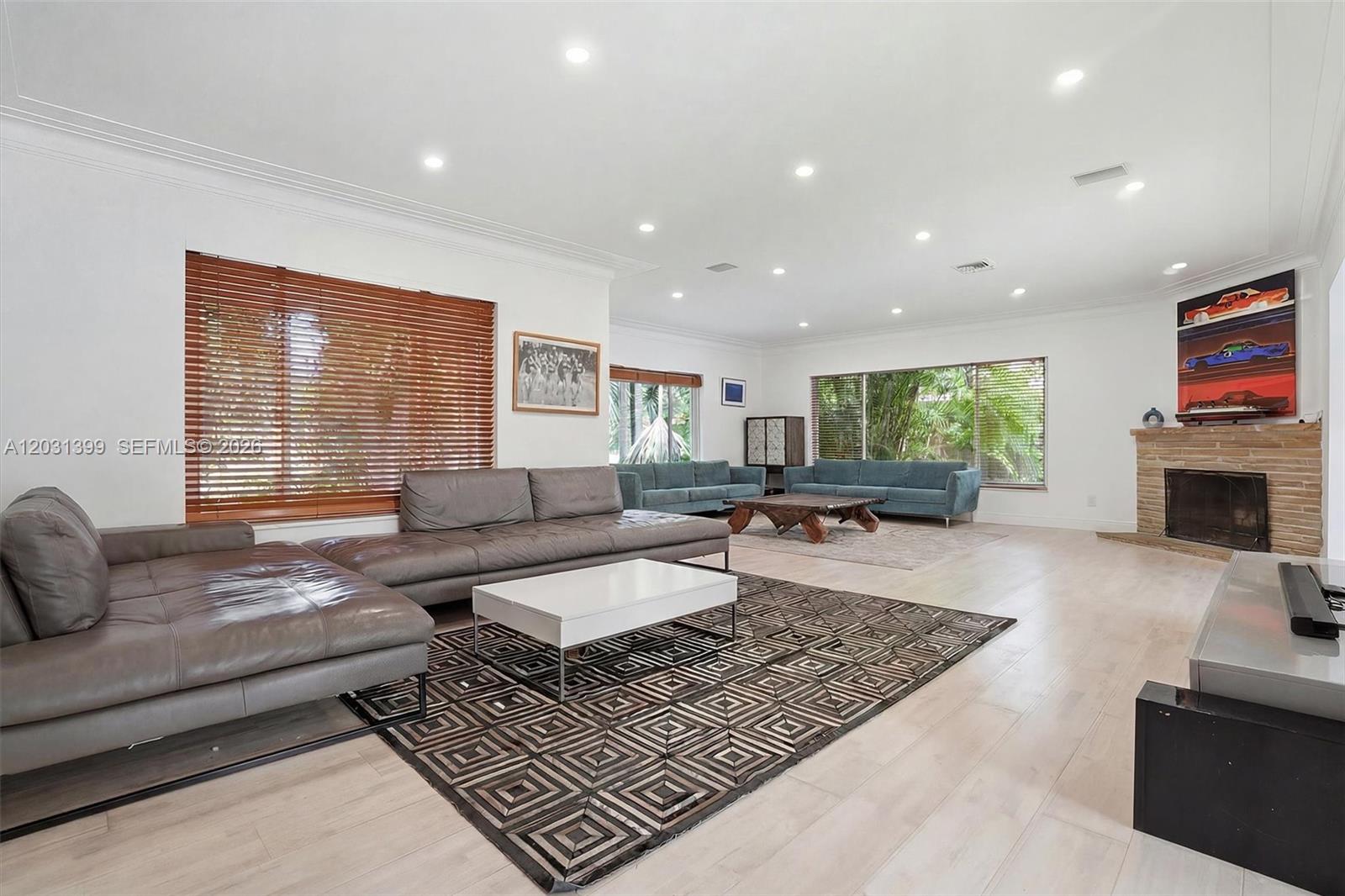 MIAMI SHORES SEC 8 REV - Residential