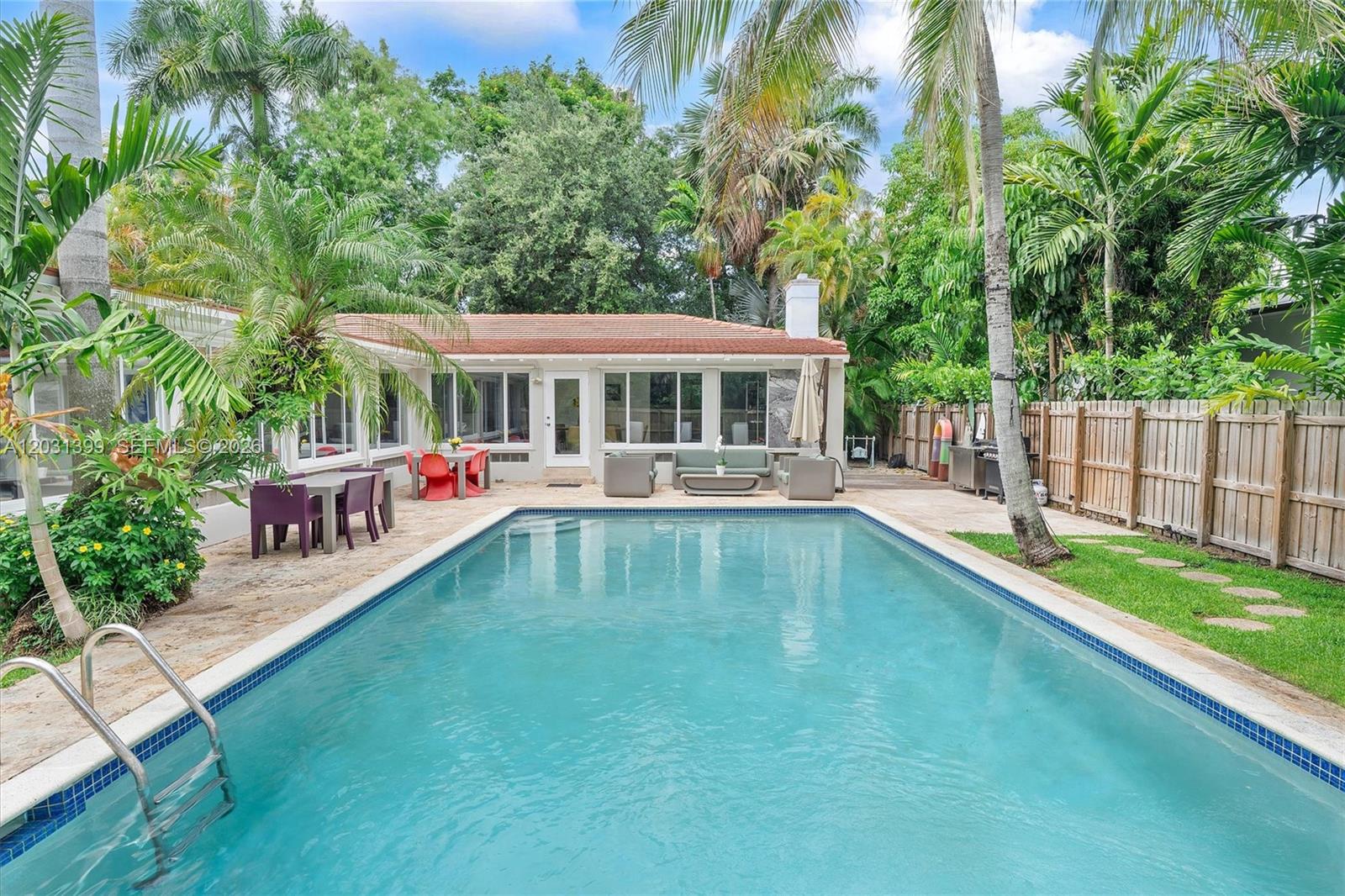 MIAMI SHORES SEC 8 REV - Residential