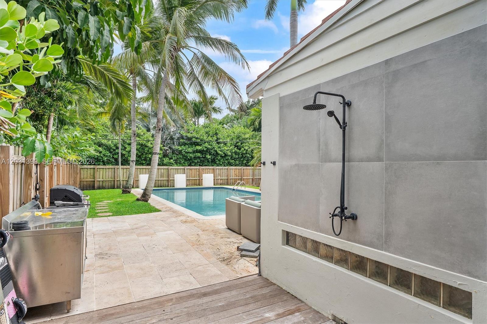 MIAMI SHORES SEC 8 REV - Residential