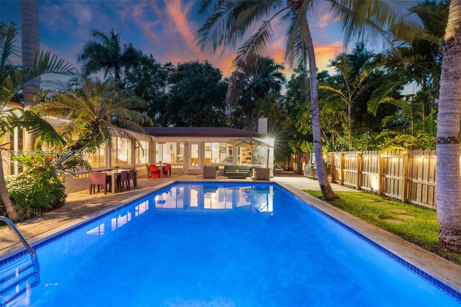 MIAMI SHORES SEC 8 REV - Residential