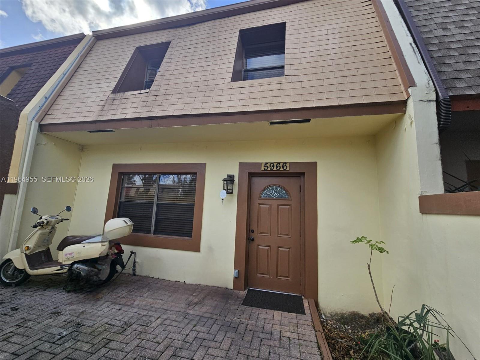 No HOA • 3 bed / 2.5 bath townhouse (per public records, 4 bedrooms) • Rented for $2,258/month • The rental income is supported by a government housing assistance program (as of June: $1,000 USD government / $1,258 tenant) • The tenant pays for water • Long-term tenant in place (about 7 years) • Lease renews 02/28/2027 • With a 3-bedroom voucher, the property could get $3,165 USD • If converted back to a 4-bedroom as per public records, a 4-bedroom voucher could get $3,750 USD.
• Please do not disturb the tenant or knock on the door