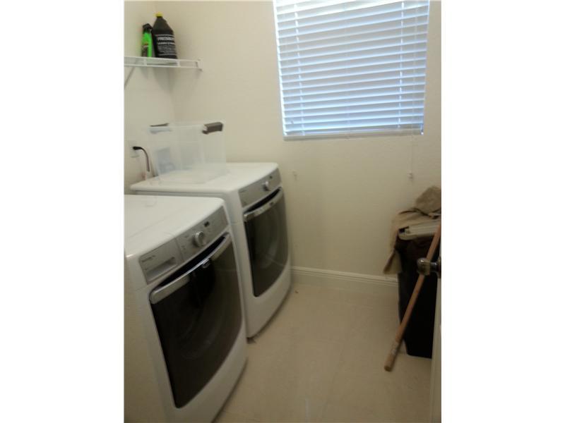 FONTAINEABLEAU WEST - Residential Lease
