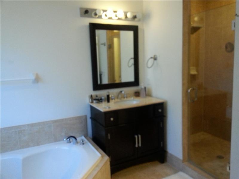 FONTAINEABLEAU WEST - Residential Lease