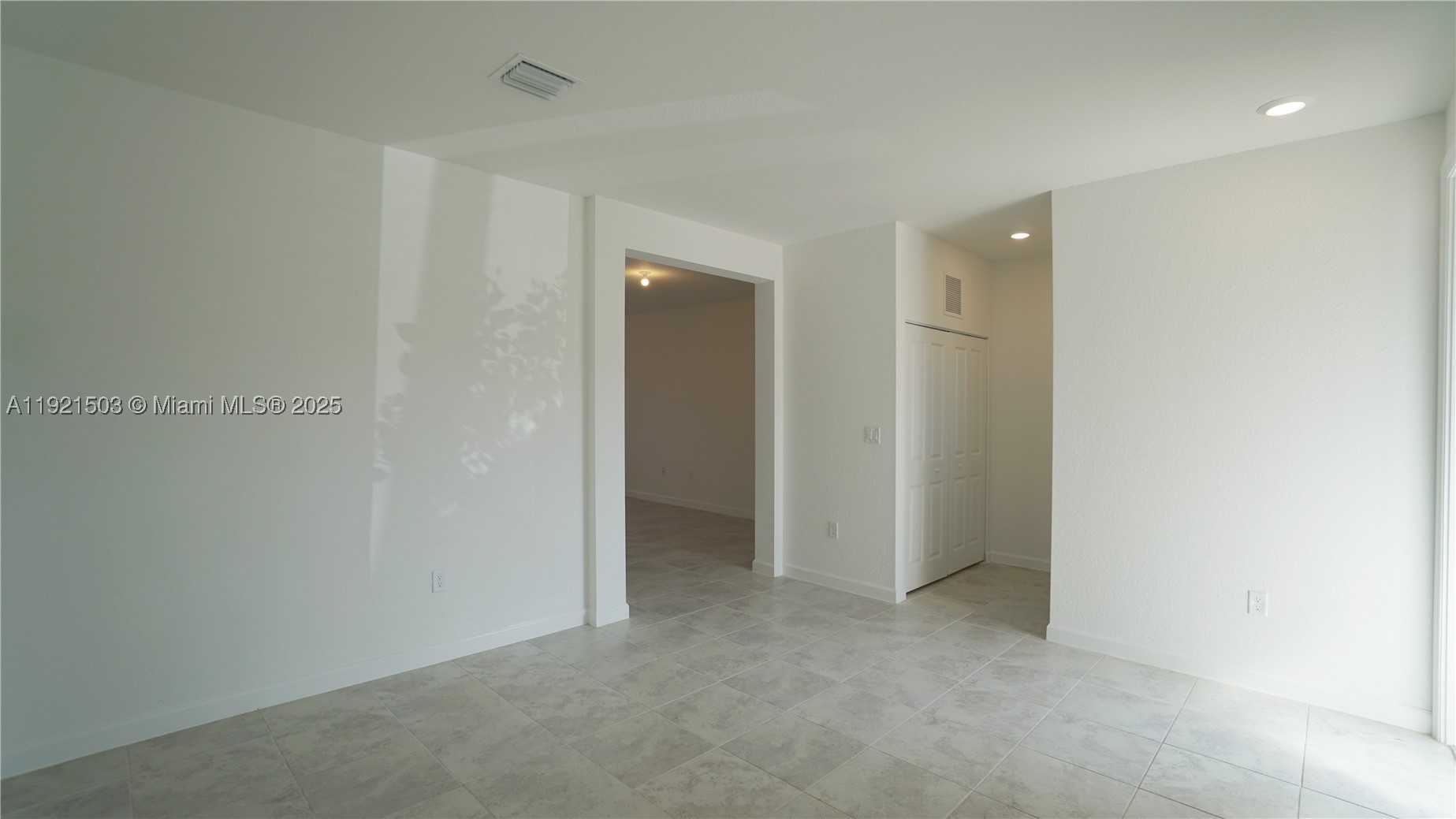 COCO PALM VILLAS - Residential