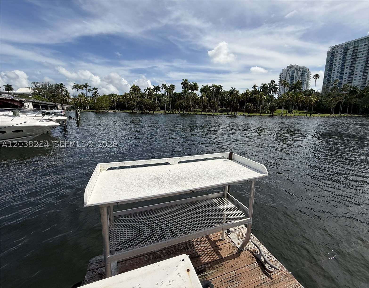 RIVER RUN YACHT CLUB COND - Land