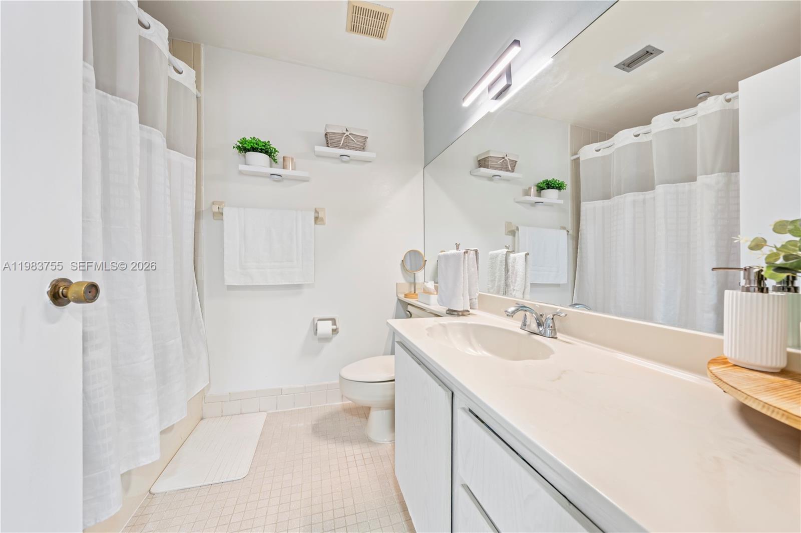 MISTY LAKE CONDO - Residential