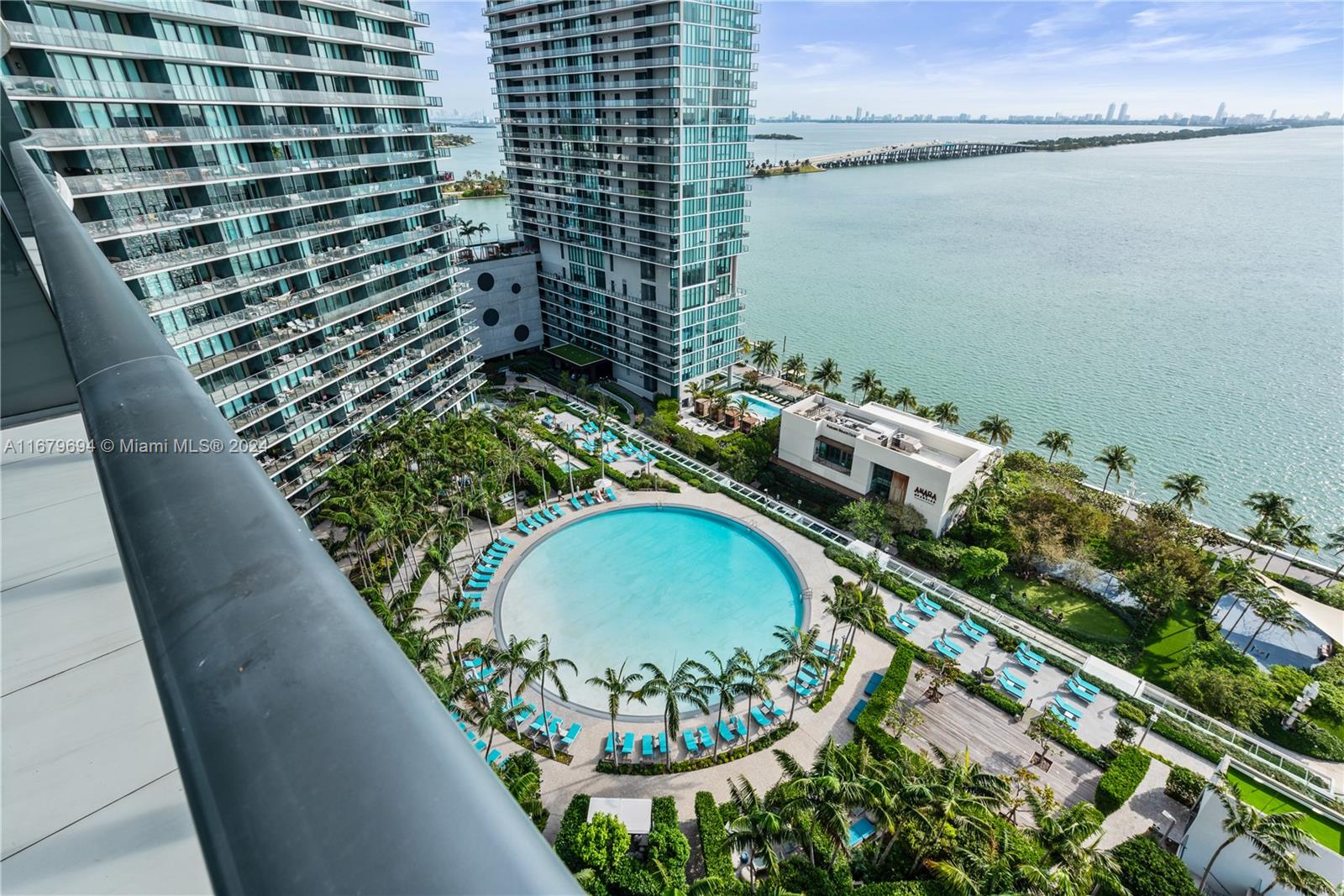GRAN PARAISO - Residential Lease