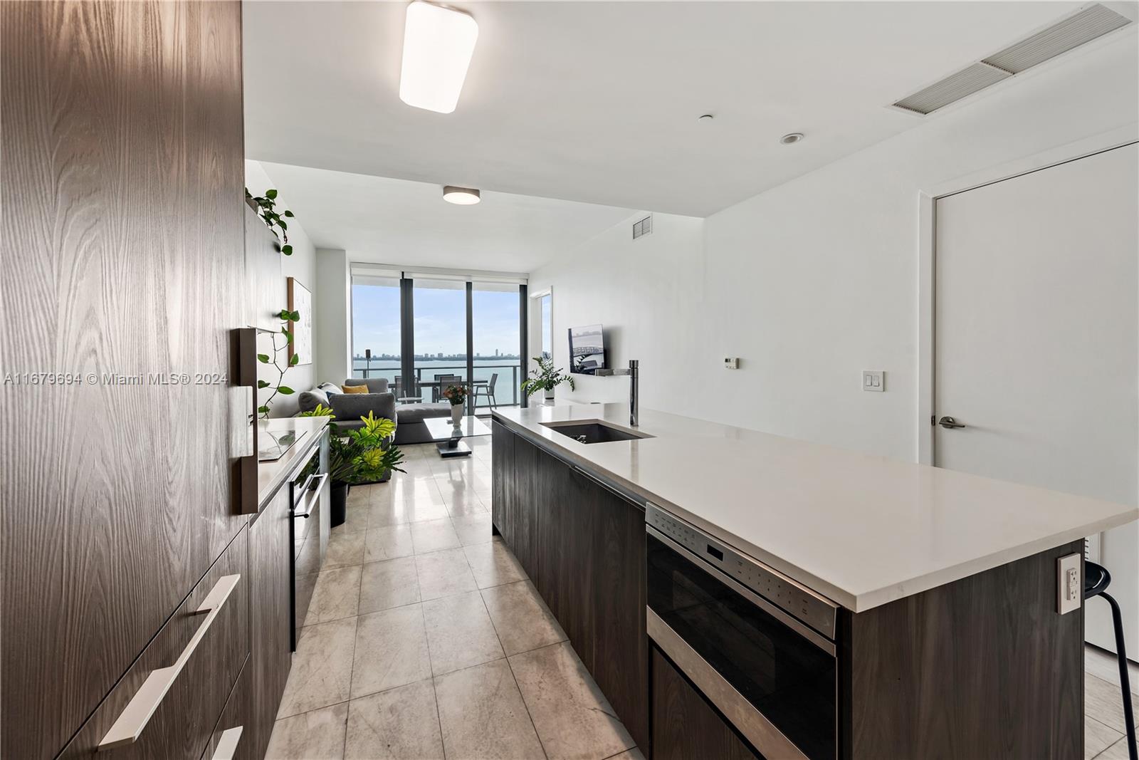 GRAN PARAISO - Residential Lease