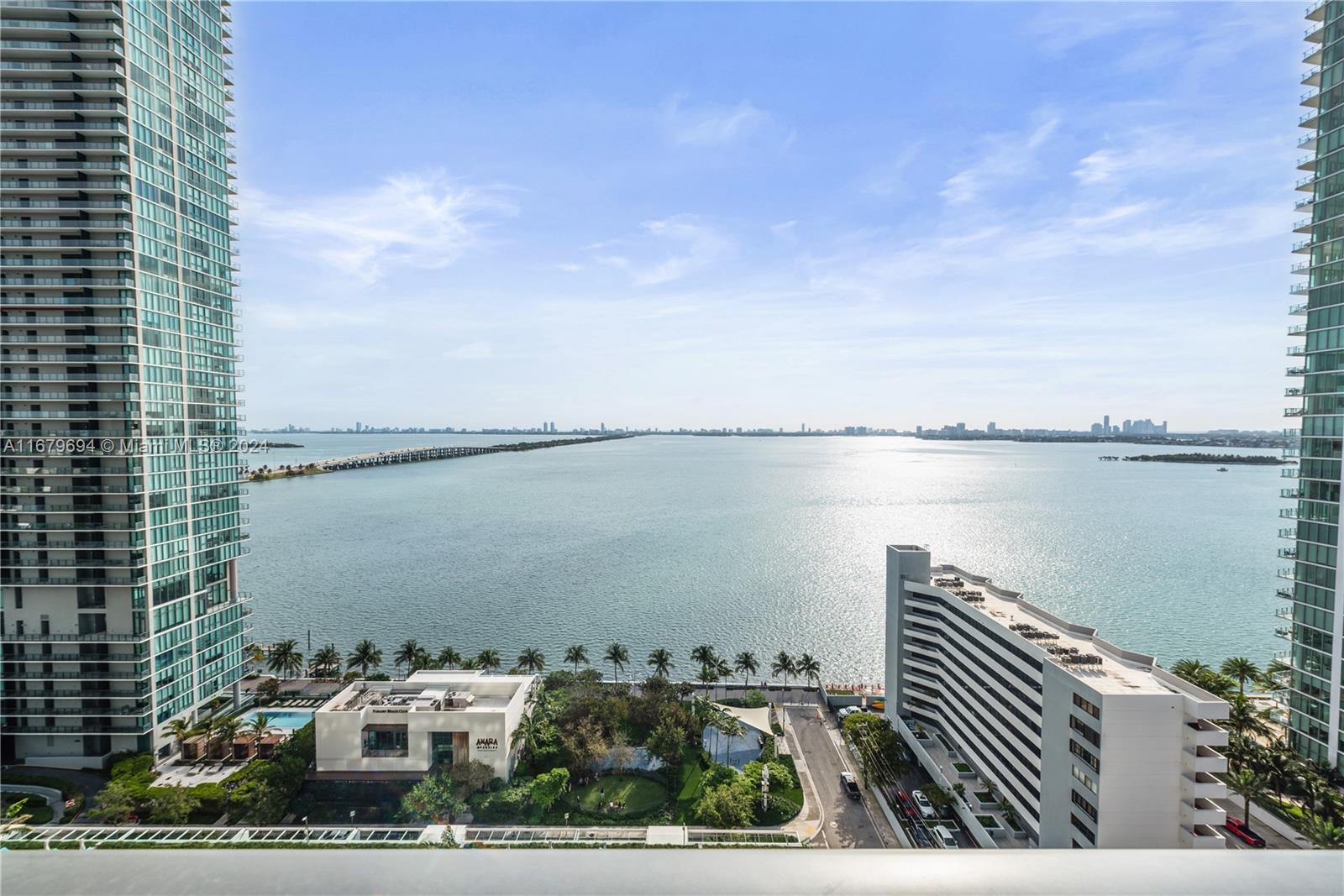 GRAN PARAISO - Residential Lease