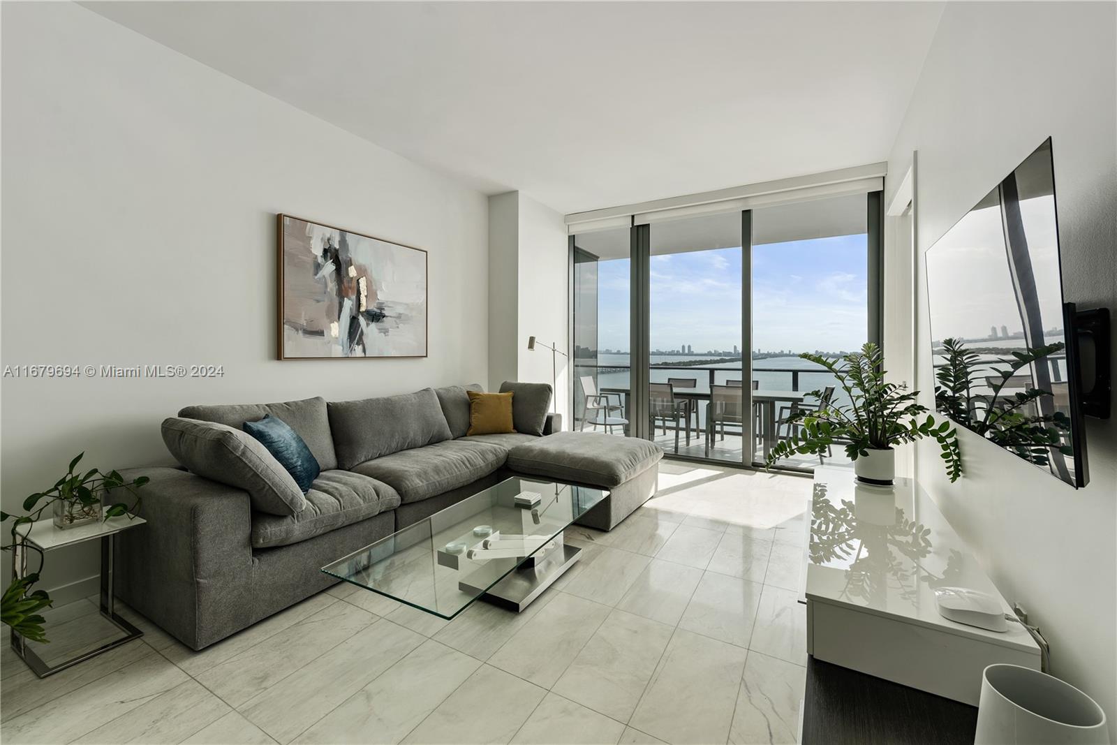 GRAN PARAISO - Residential Lease