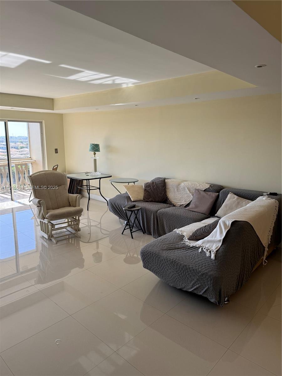 CANONGATE CONDO NO ONE - Residential
