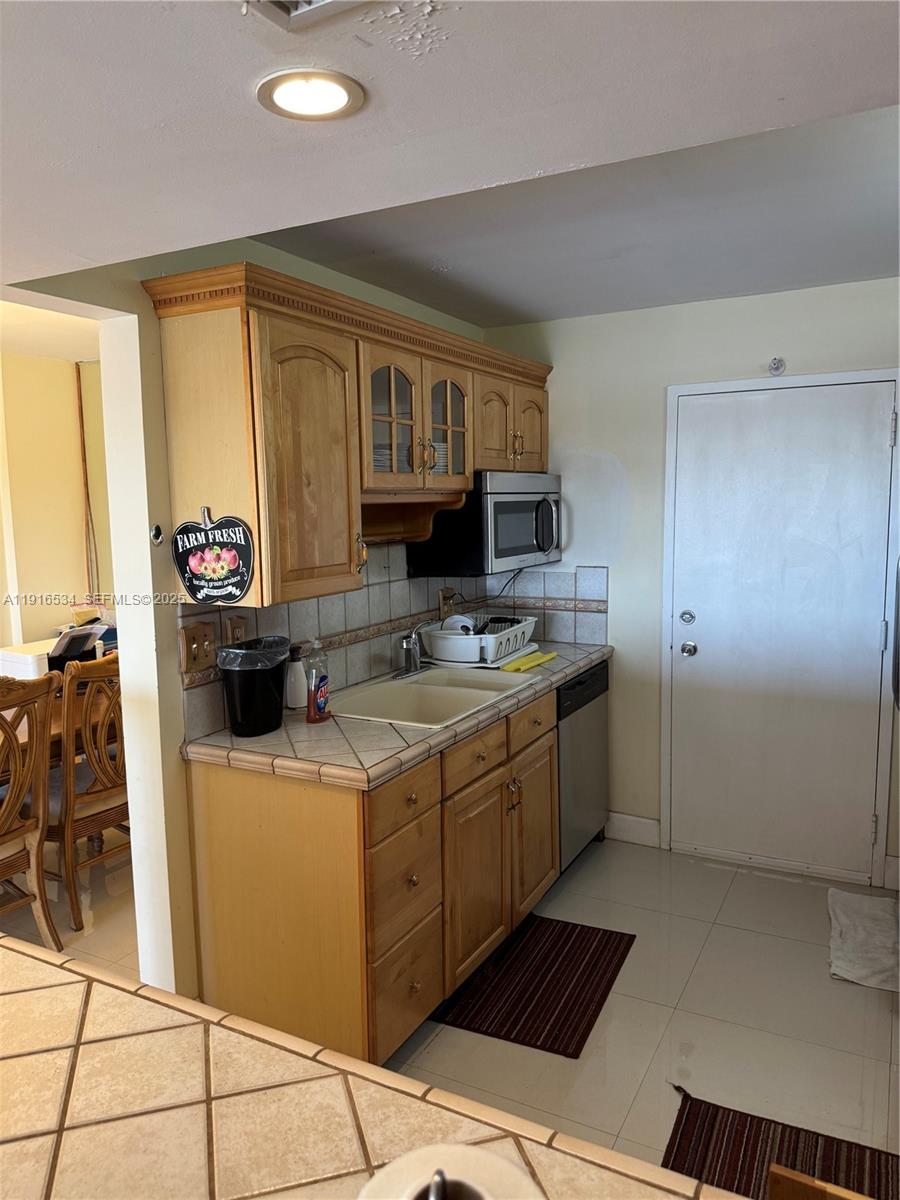 CANONGATE CONDO NO ONE - Residential
