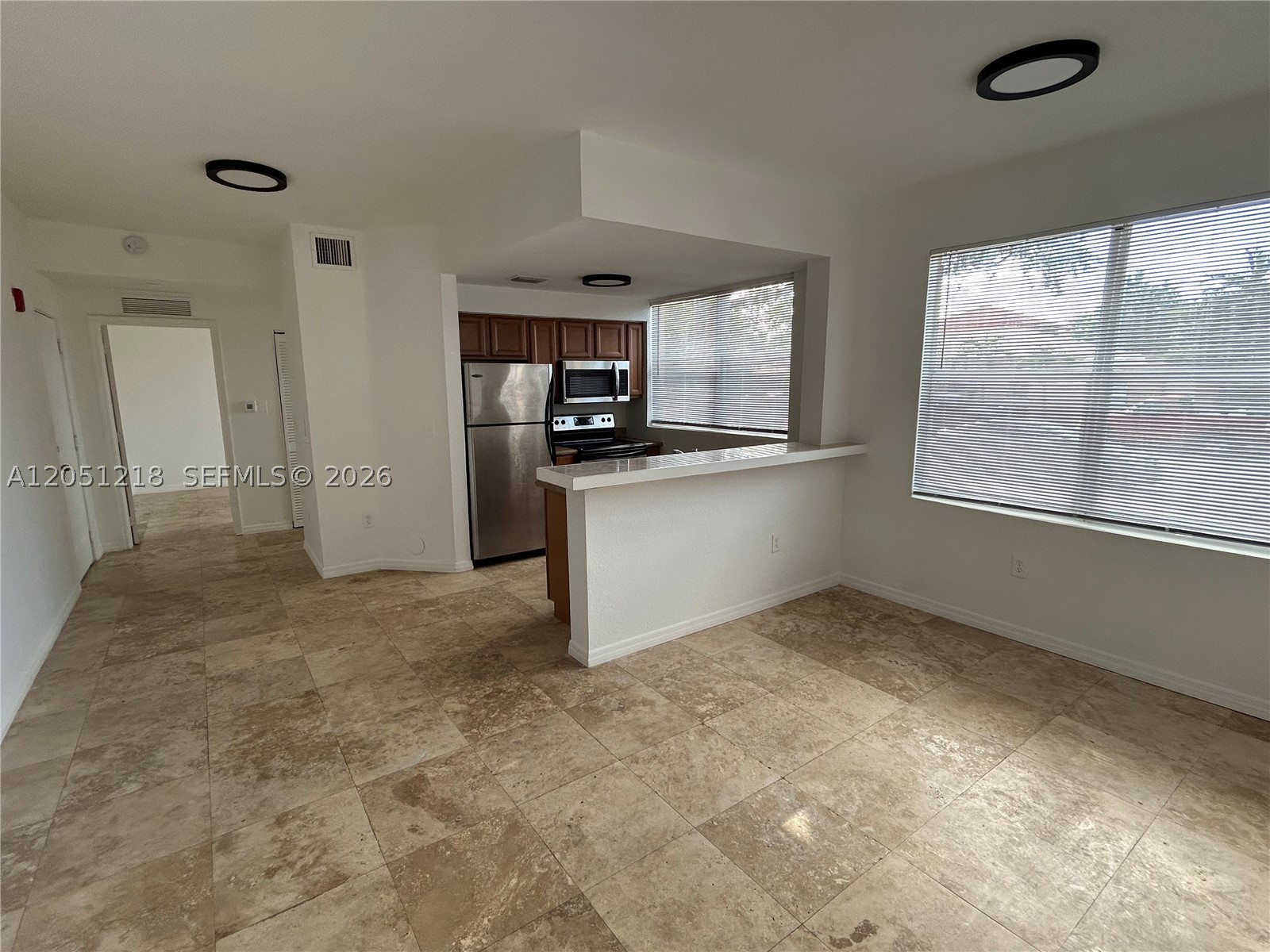 Renovated Unit 1 Bed - 1 Bath in West Brickell/ Little Havana area, blocks away from Brickell and Calle ocho entertainment.
16 Units well maintained building Intercom and security card access. Unassigned building parking available,
Washer & Dryer within the unit, Central A/C, open kitchen with granite counter top and stainless steel appliances.