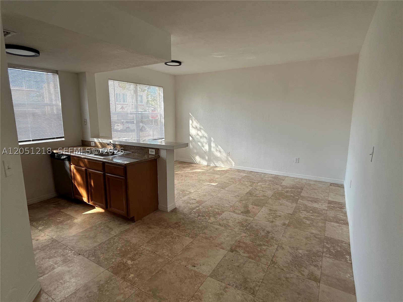 THE MANOR CONDO - Residential Lease