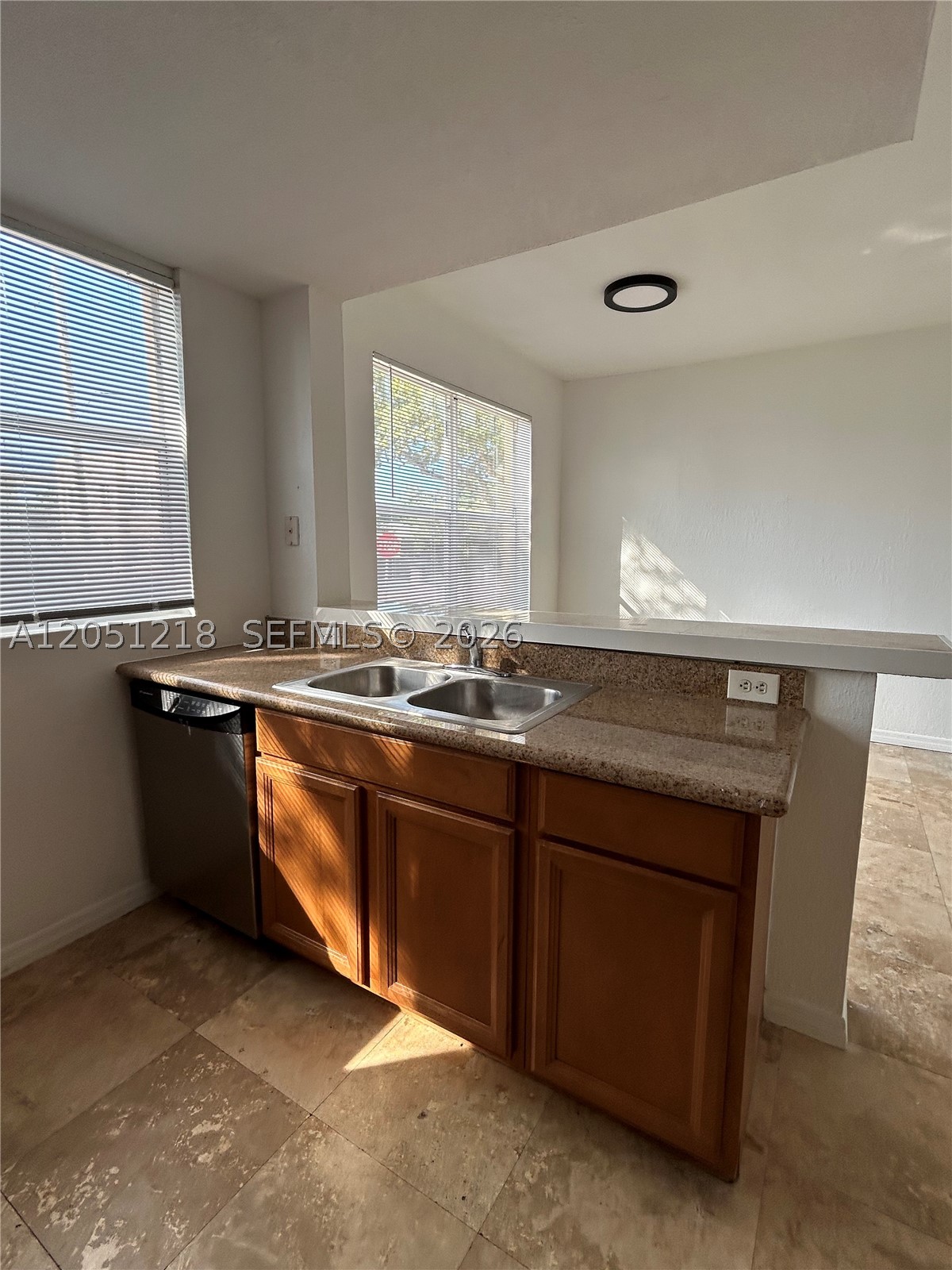 THE MANOR CONDO - Residential Lease