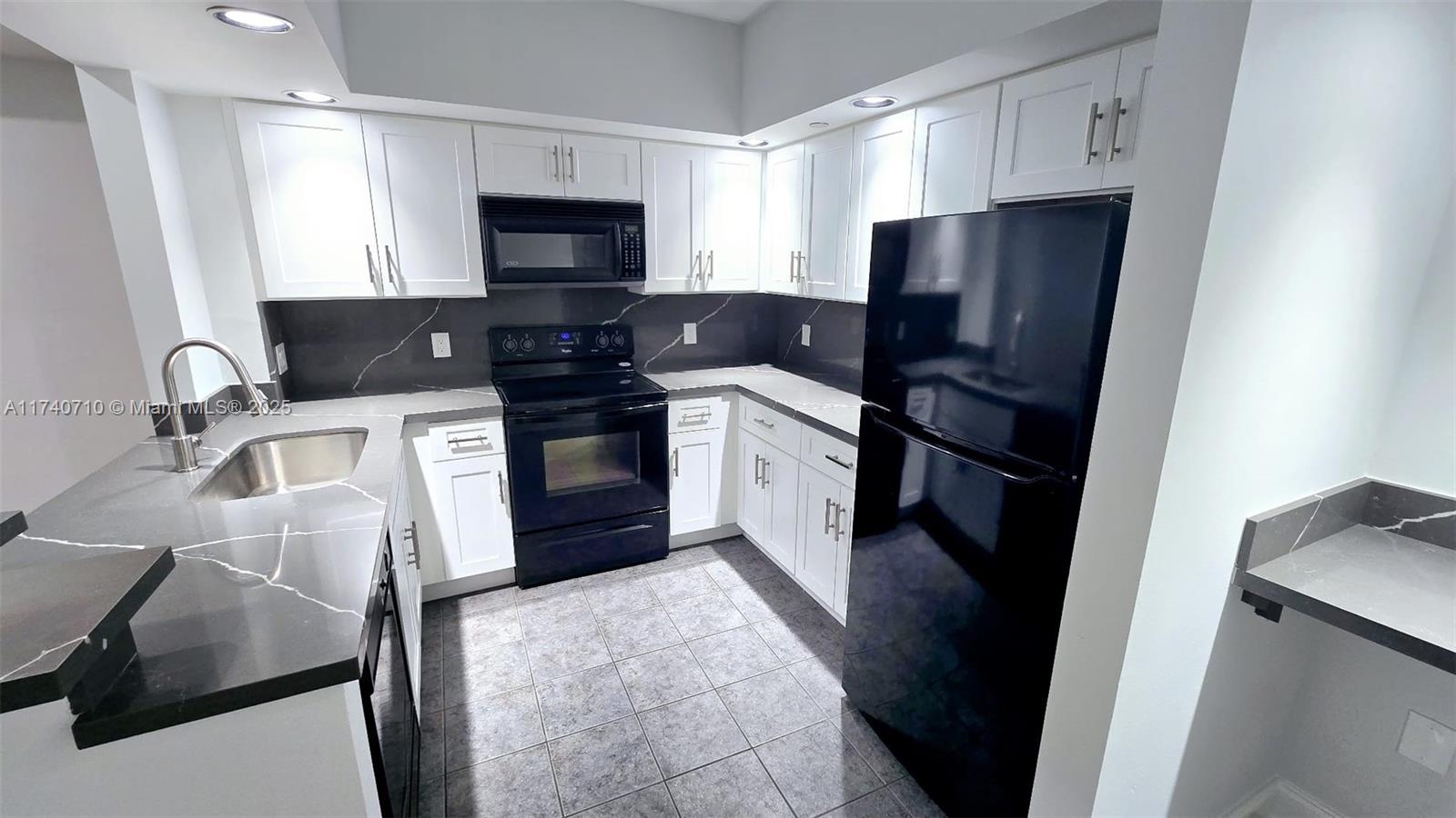 WAVERLY AT LAS OLAS CONDO - Residential Lease