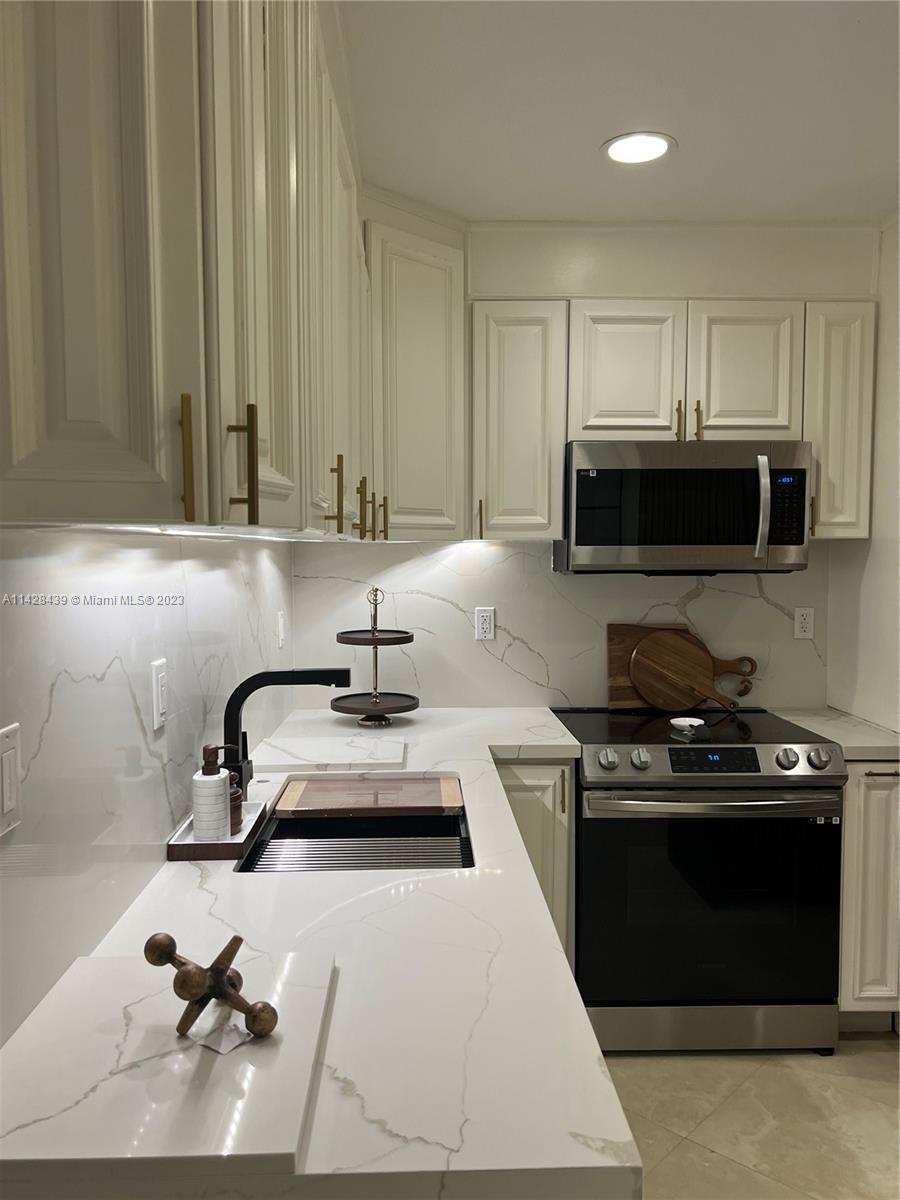 SYLVANIA HEIGHTS - Residential Lease