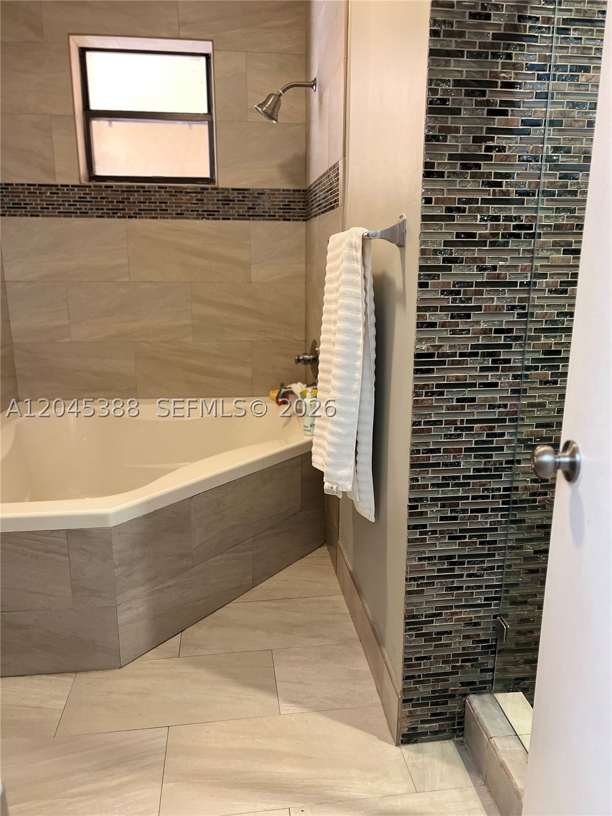 PEMBROKE LAKES SOUTH - Residential