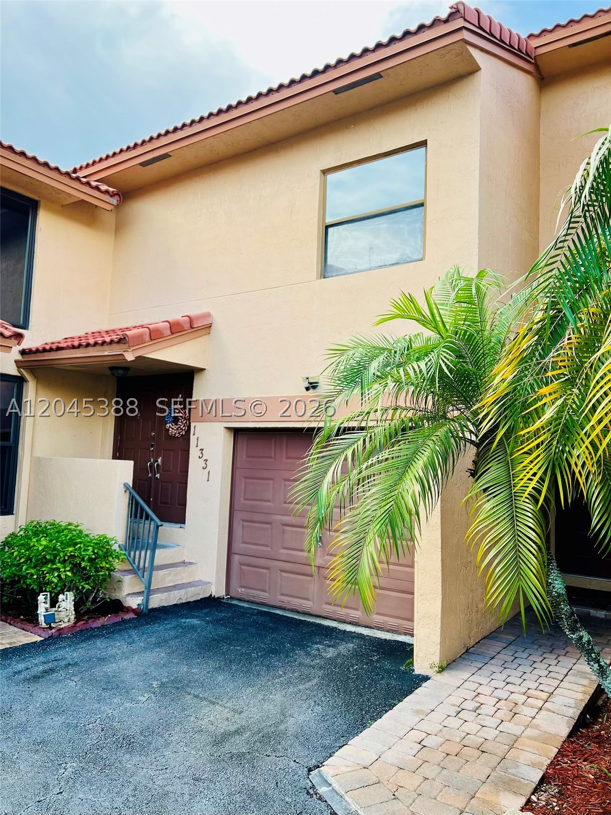 PEMBROKE LAKES SOUTH - Residential