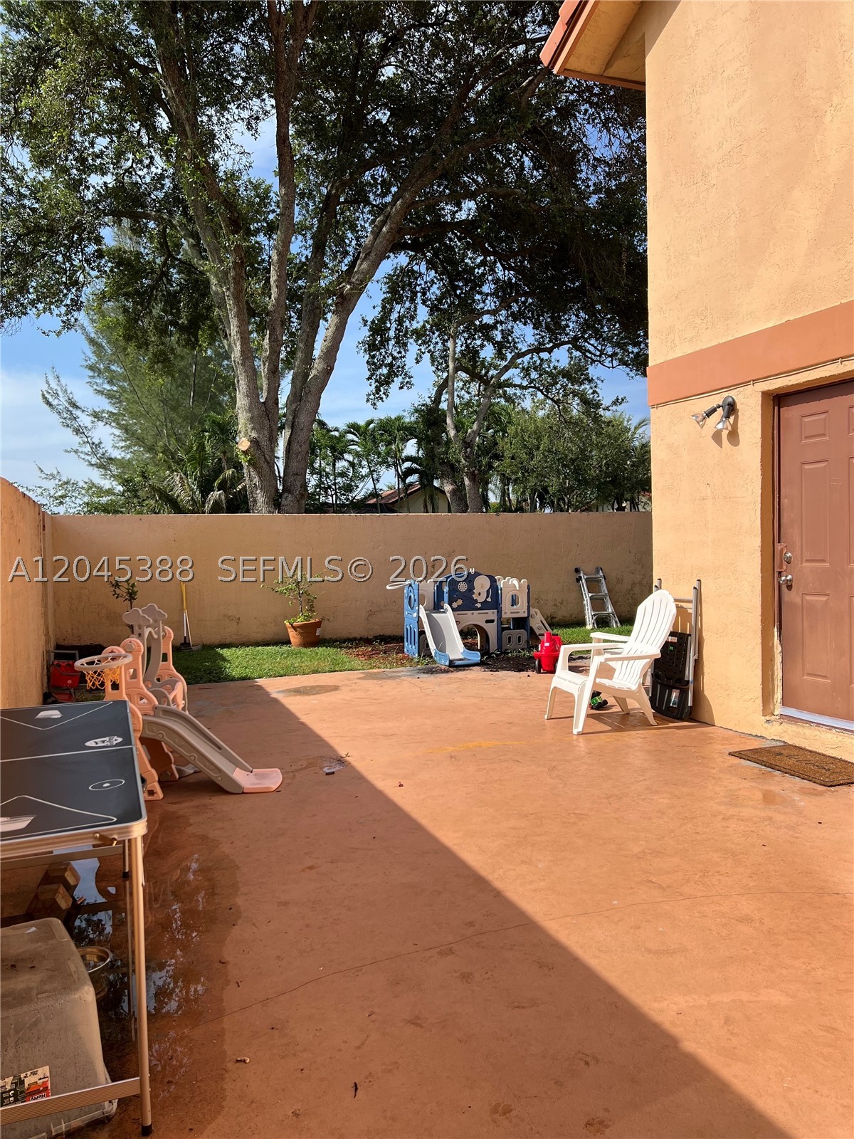 PEMBROKE LAKES SOUTH - Residential