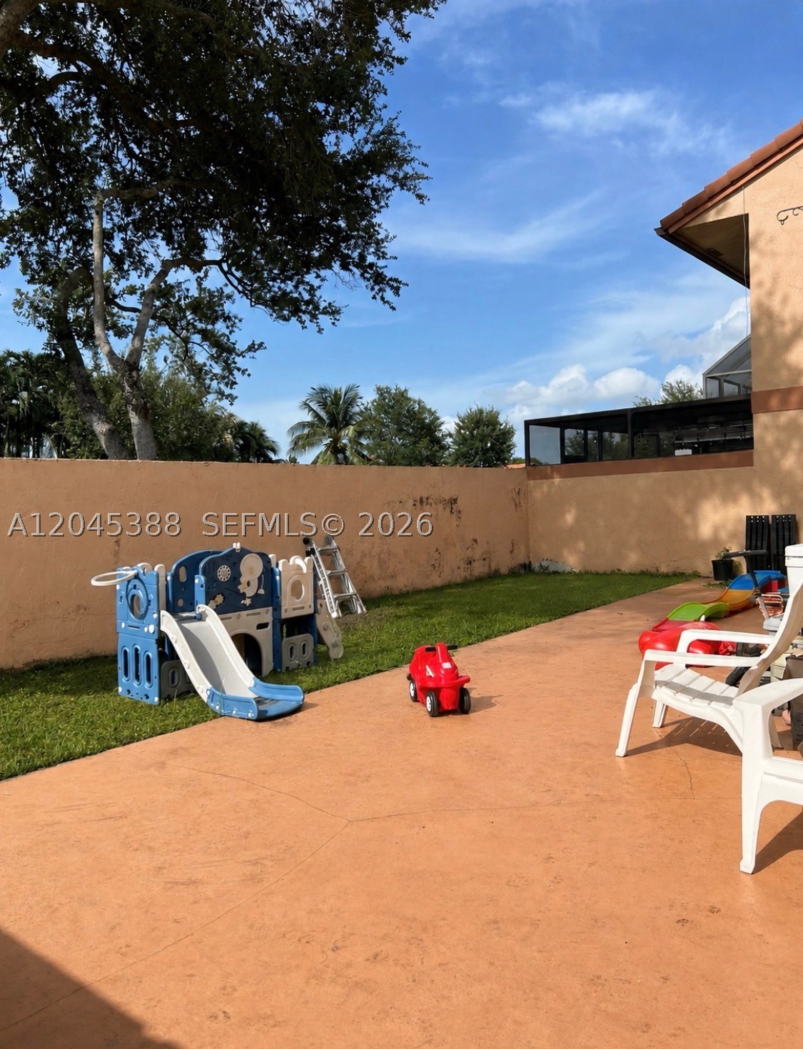 PEMBROKE LAKES SOUTH - Residential