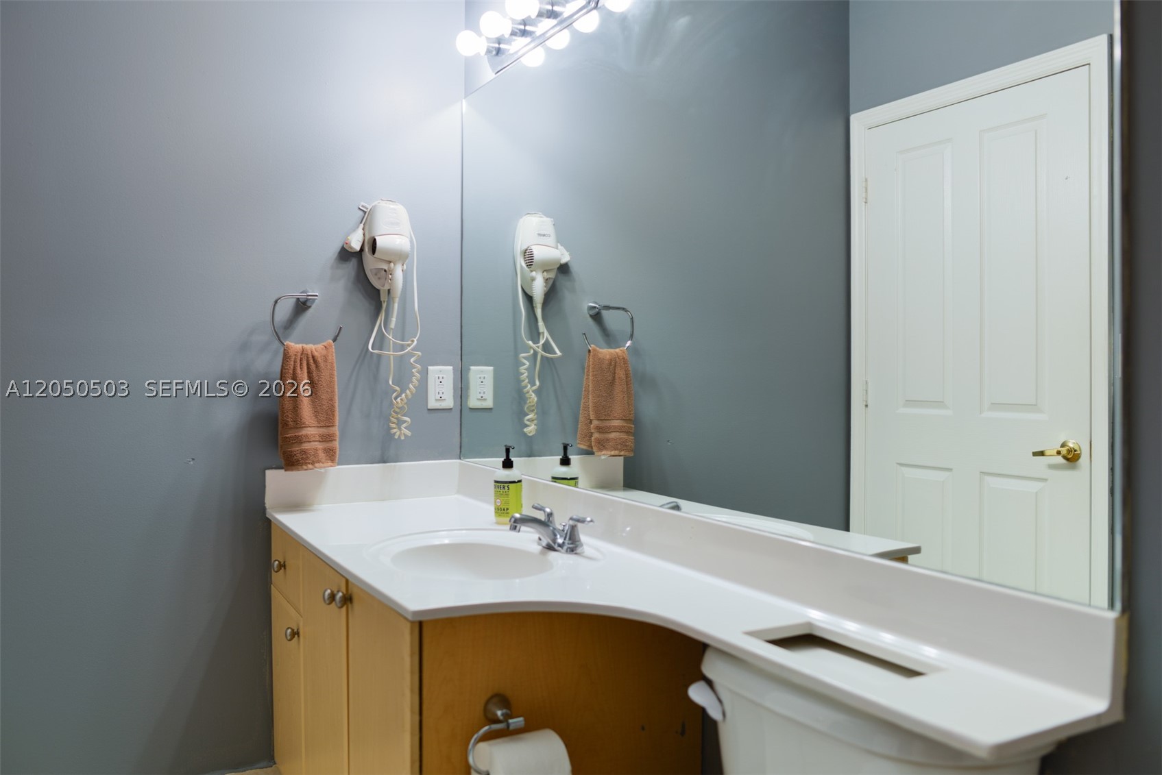 SHAMROCK BY THE GABLES CO - Residential Lease