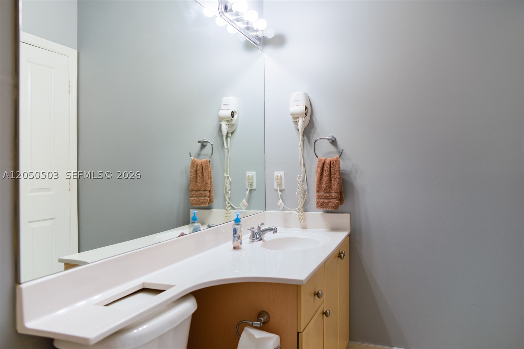 SHAMROCK BY THE GABLES CO - Residential Lease