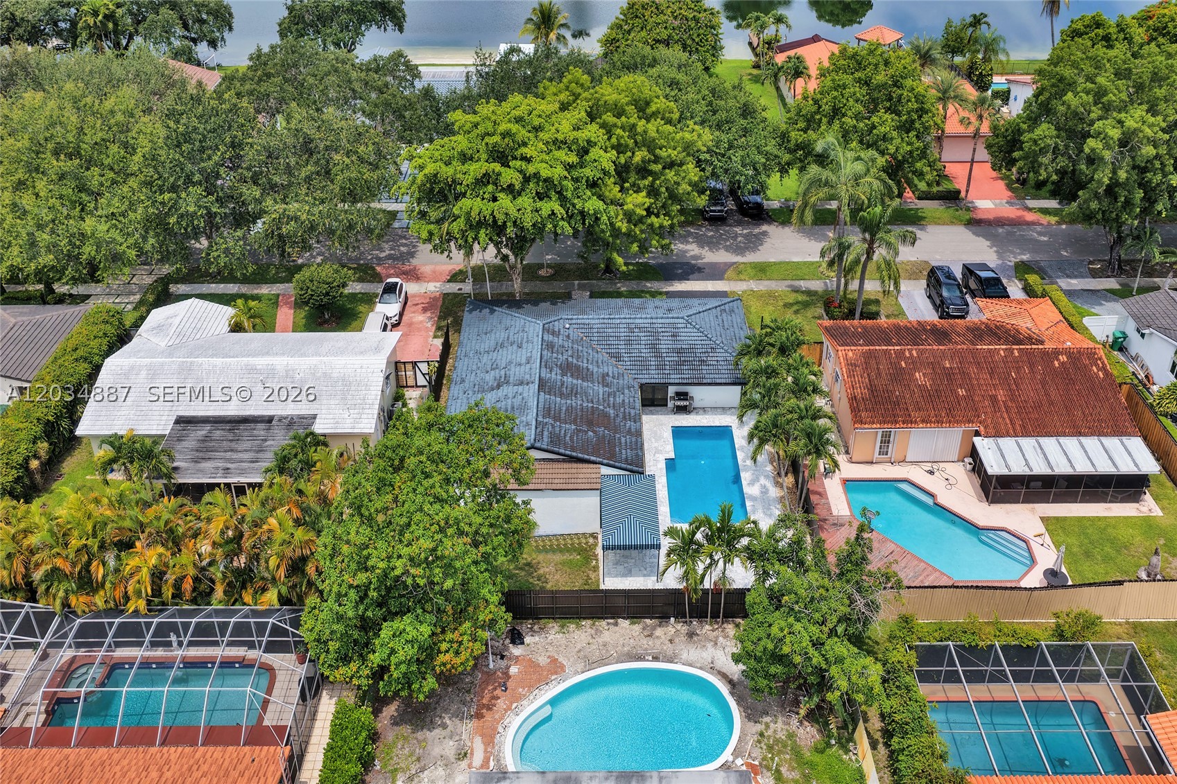 MIAMI LAKES SEC 5 - Residential