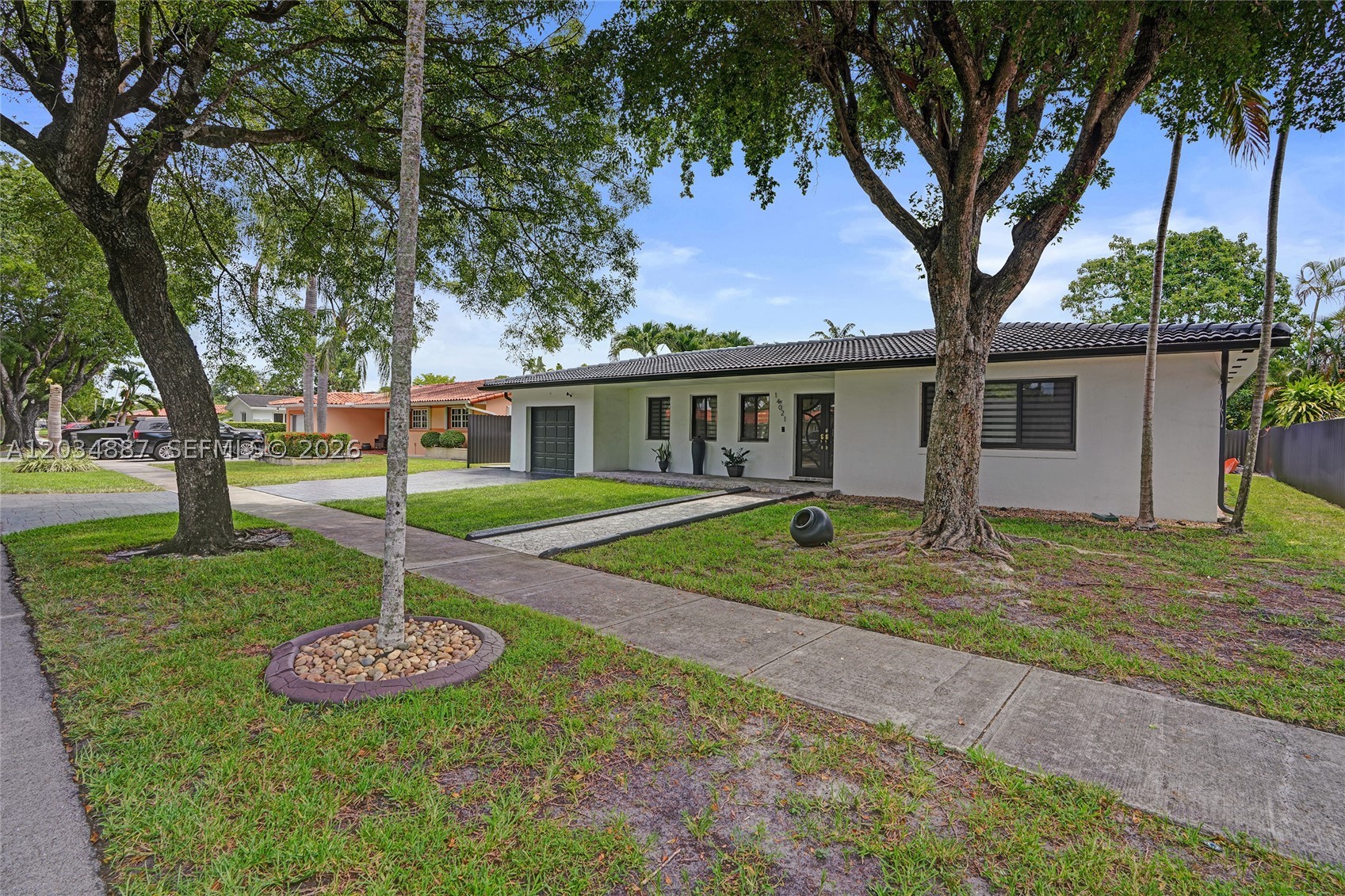 MIAMI LAKES SEC 5 - Residential