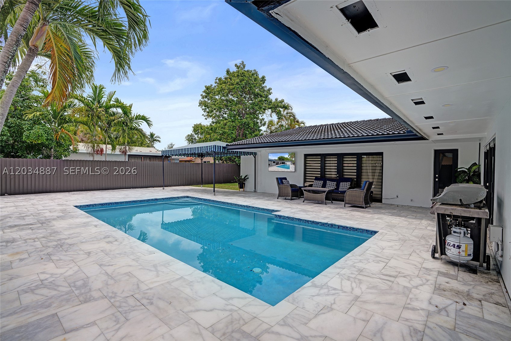 MIAMI LAKES SEC 5 - Residential