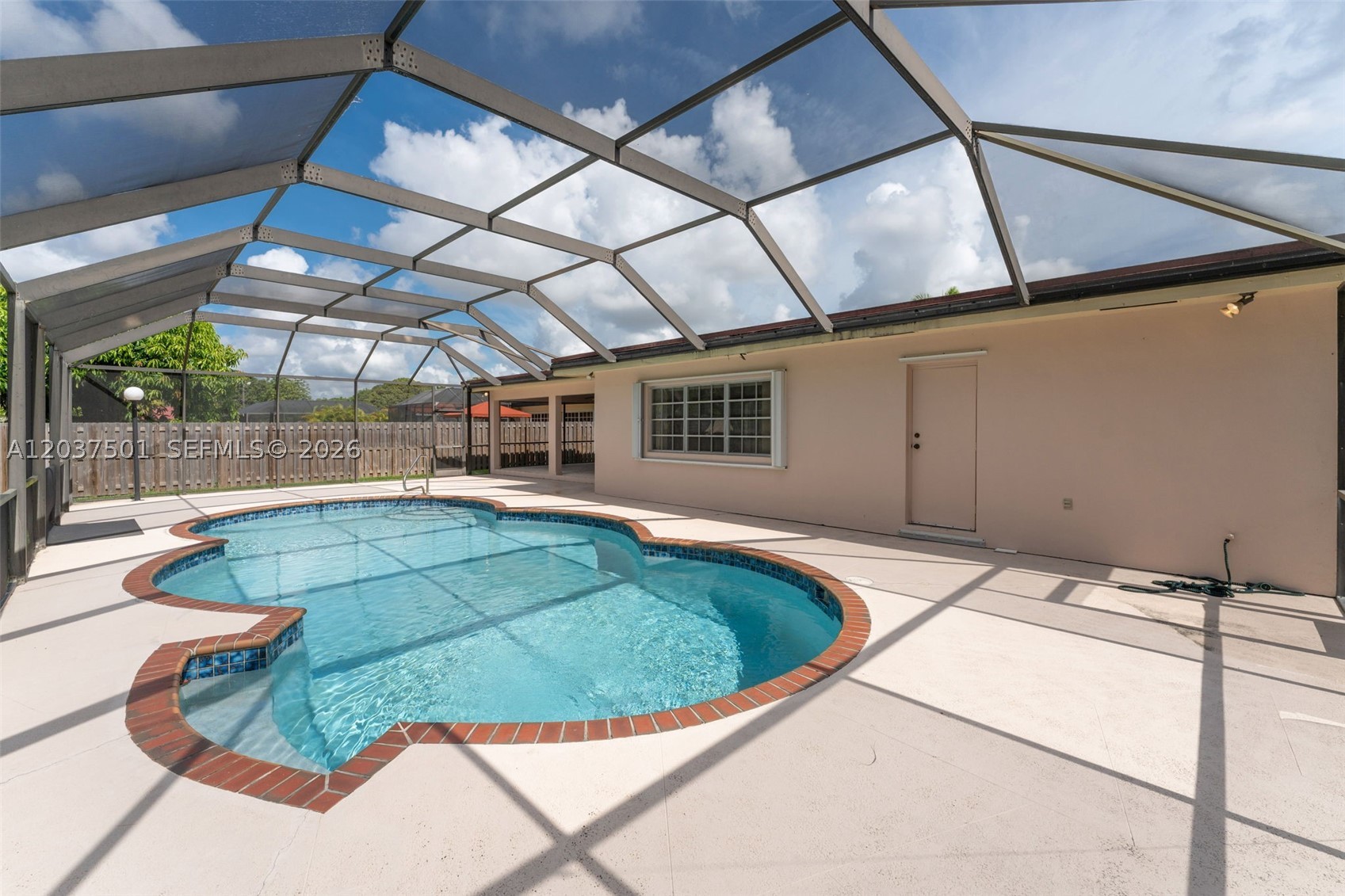 FAIRFIELD MANORS - Residential