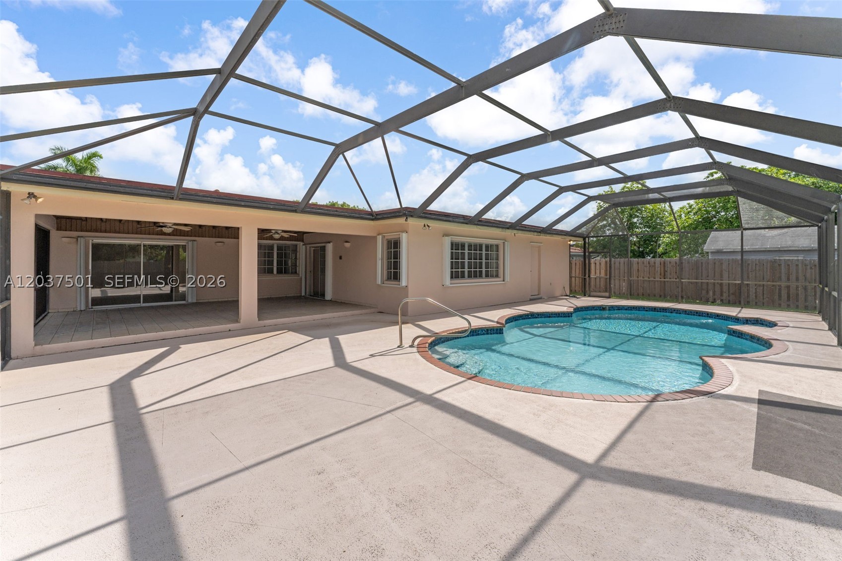 ?? Pool Home Alert in Miami! ??
Looking for space, comfort, and a backyard made for entertaining? This 3-bedroom, 3-bath home sits on an oversized lot with a private pool, over 2,000 sq. ft. of living space, and an unbeatable location. Close to Publix, expressway, turnpike, shops  and Blocks from FIU.Whether you’re hosting family gatherings or enjoying a relaxing weekend by the pool, this is it!