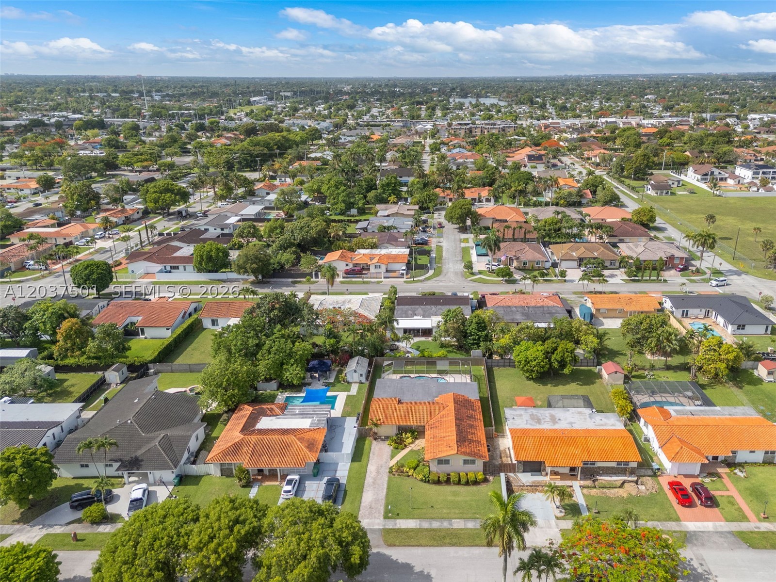 FAIRFIELD MANORS - Residential
