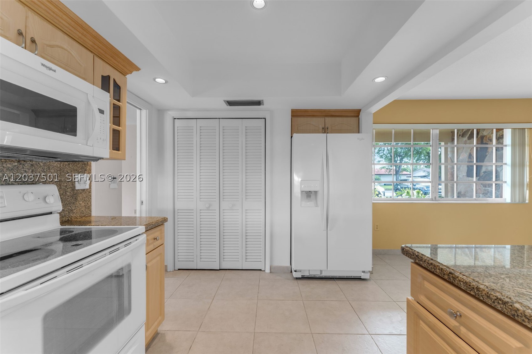 FAIRFIELD MANORS - Residential