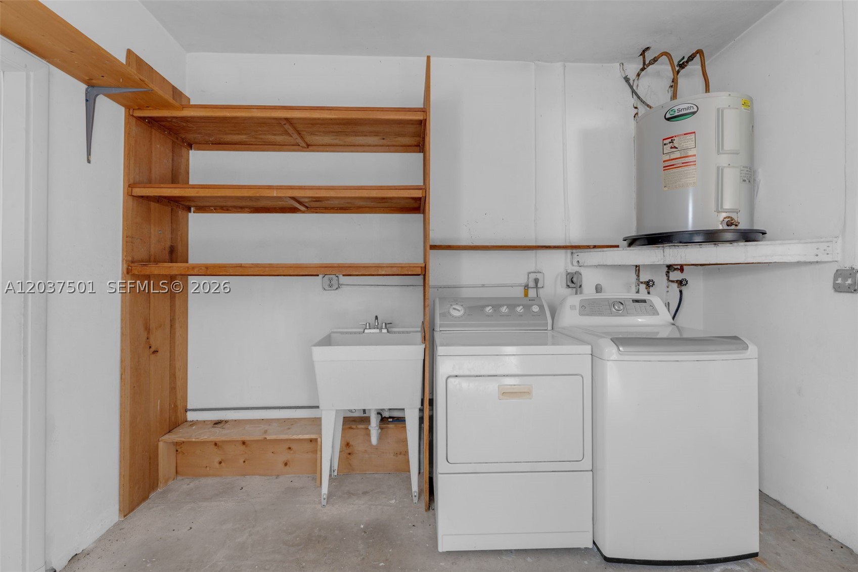 FAIRFIELD MANORS - Residential