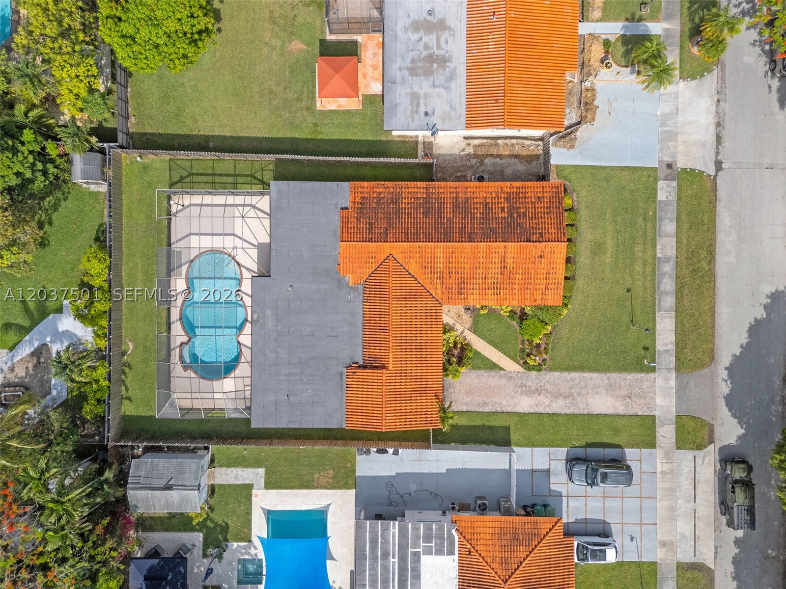 FAIRFIELD MANORS - Residential