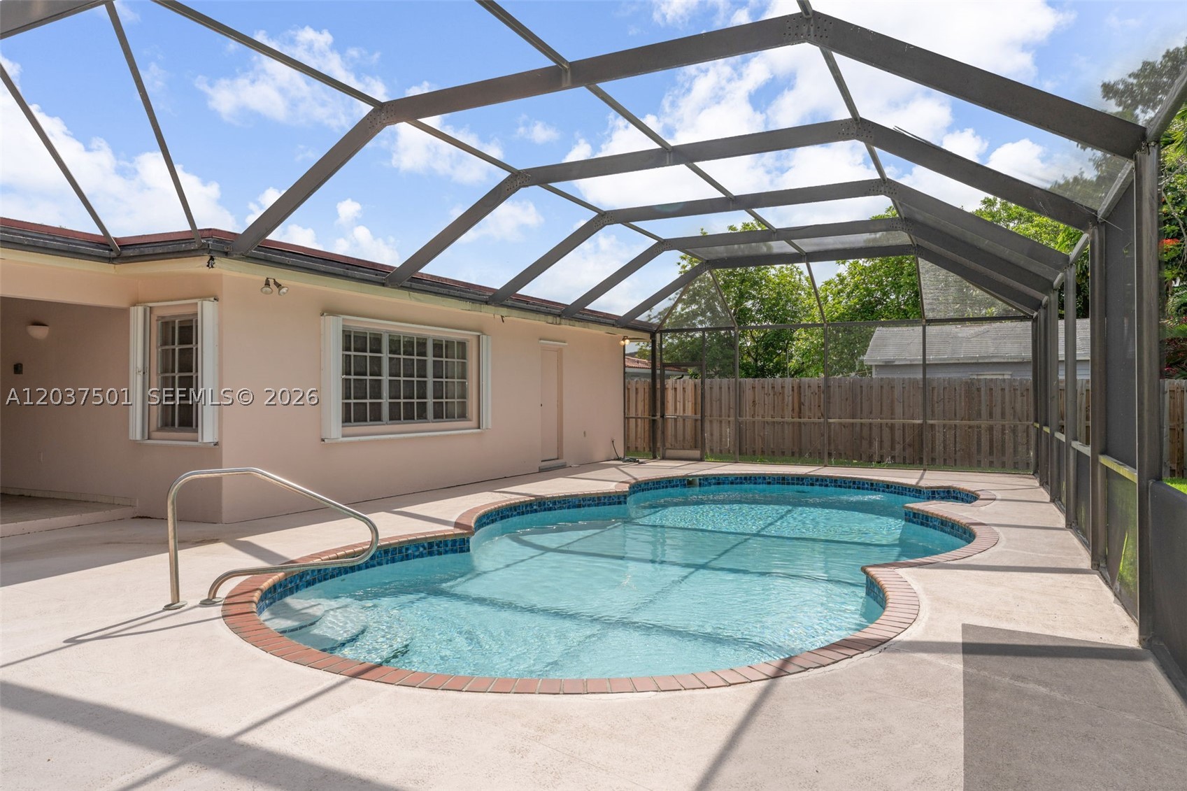 FAIRFIELD MANORS - Residential