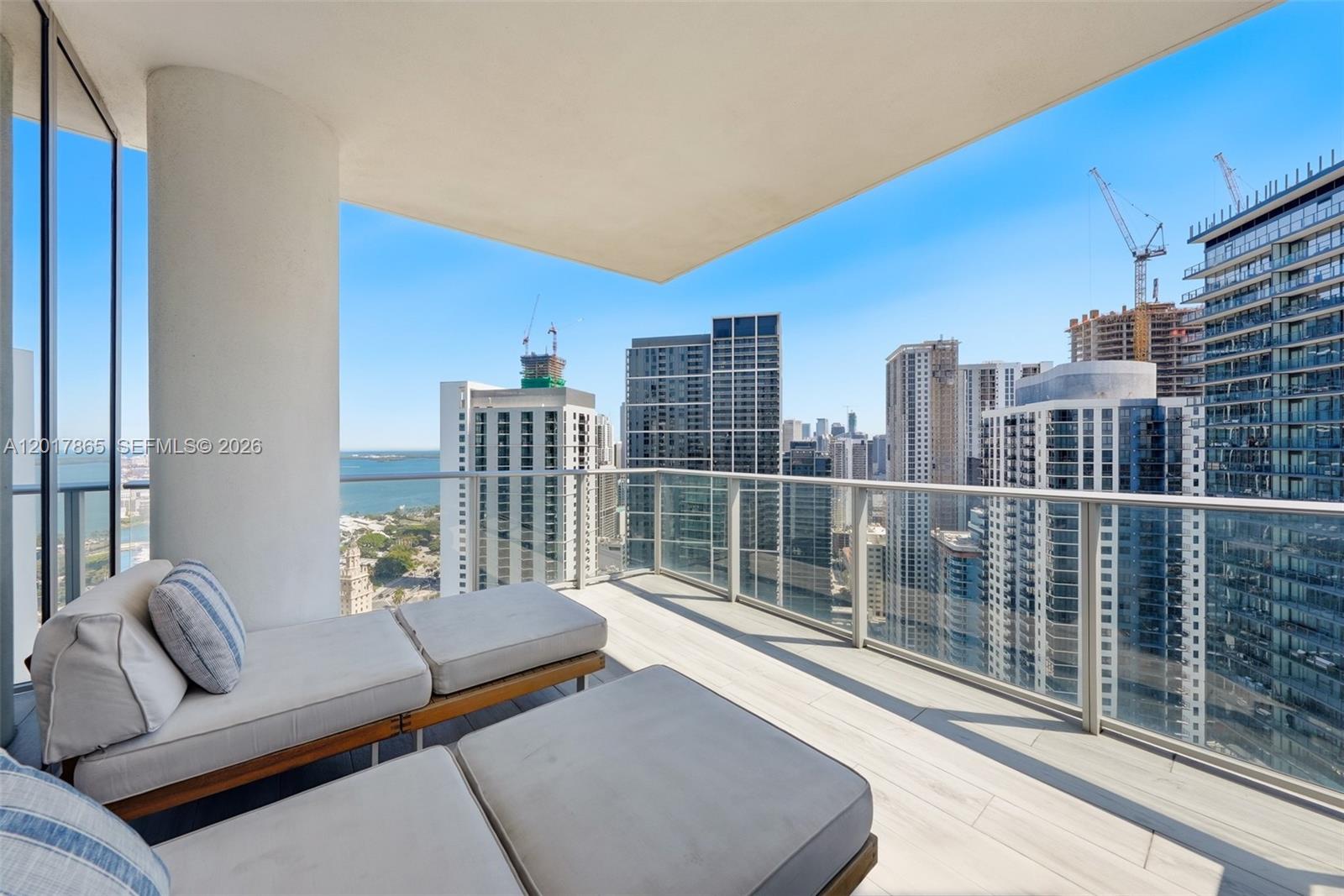 PARAMOUNT MIAMI WORLDCENT - Residential