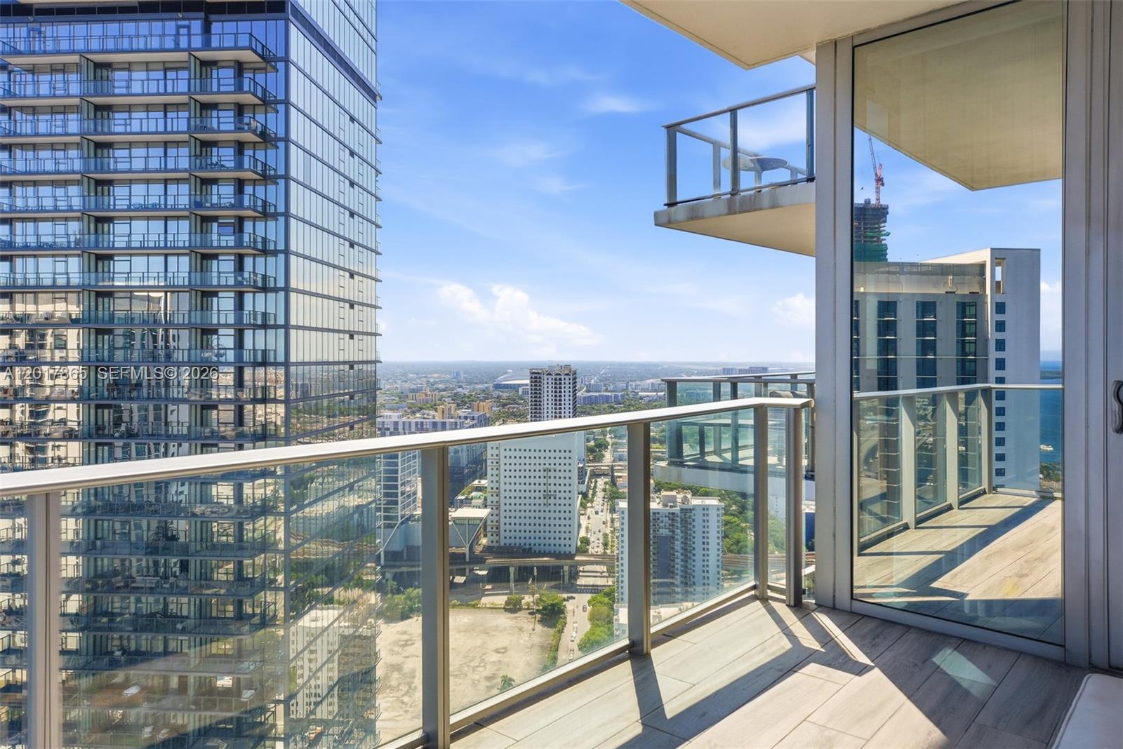 PARAMOUNT MIAMI WORLDCENT - Residential