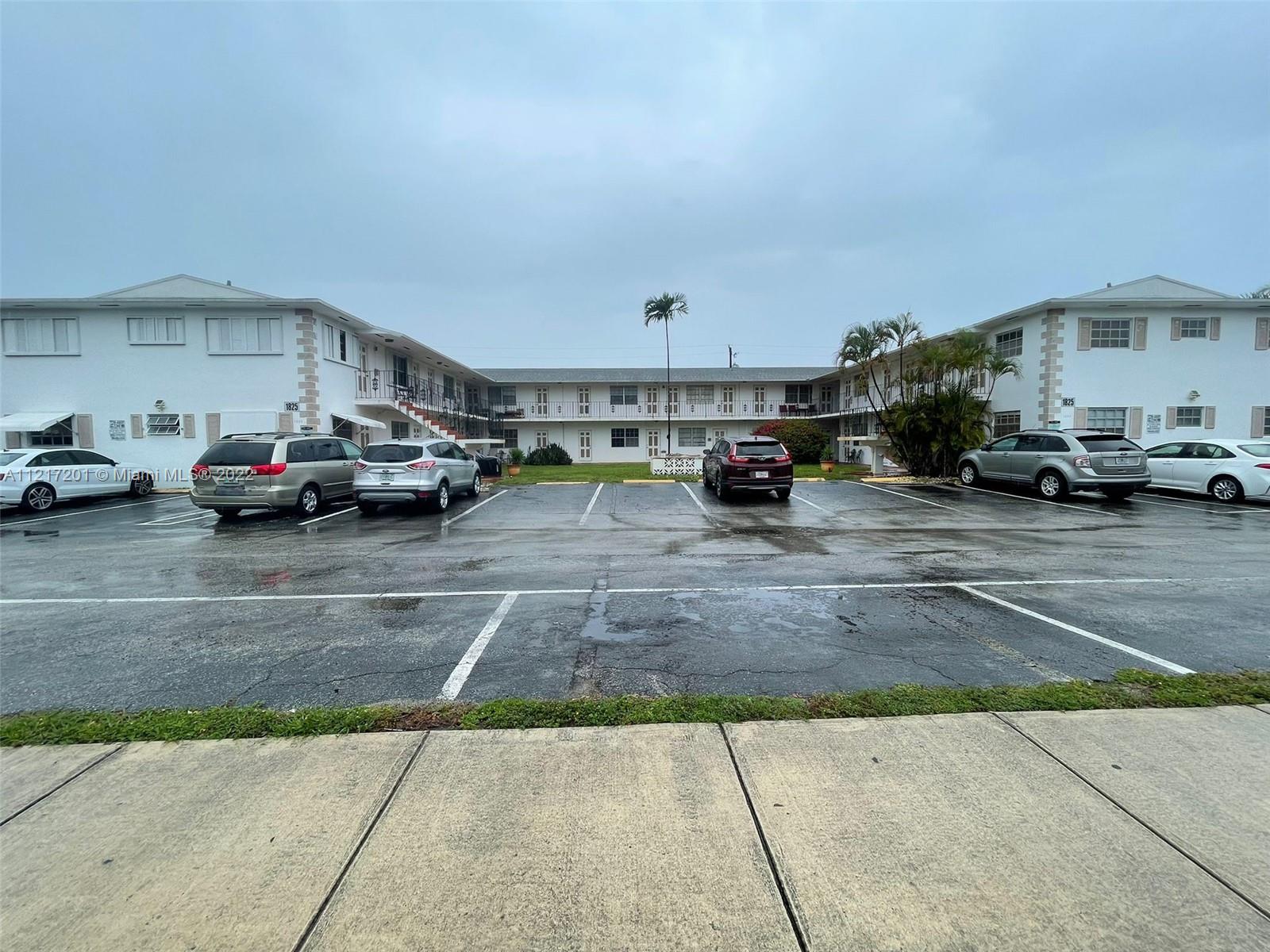 DELL MANOR CONDO - Residential Lease