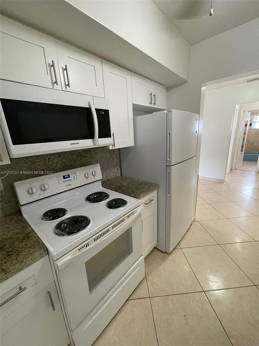 DELL MANOR CONDO - Residential Lease