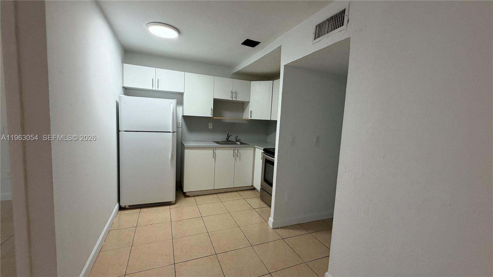 THE MARSEILLES CONDO - Residential Lease