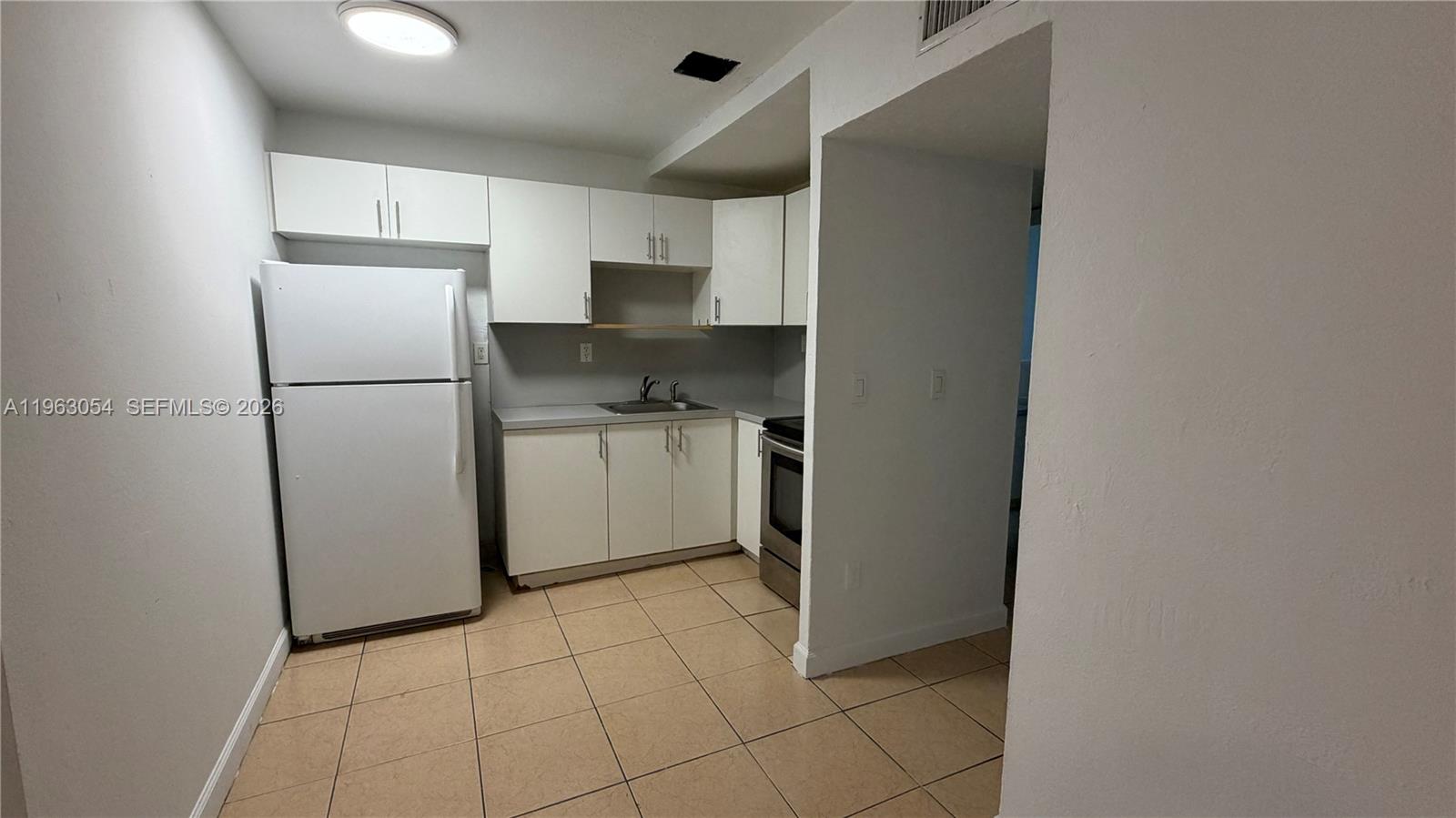 THE MARSEILLES CONDO - Residential Lease