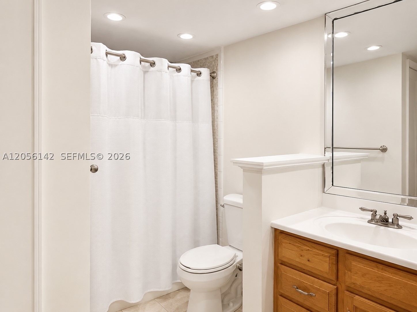 HARBOUR CLUB VILLAS CONDO - Residential Lease