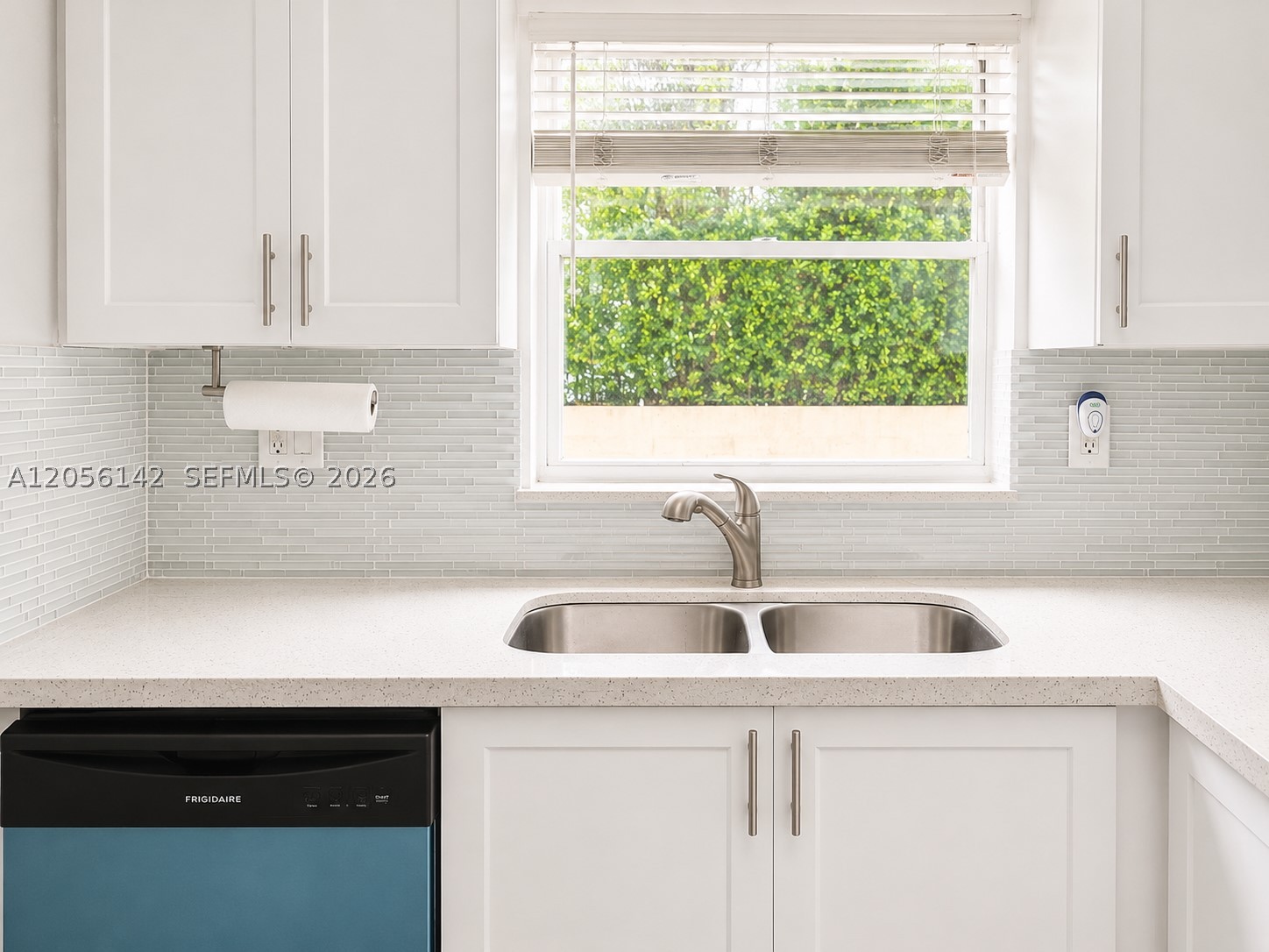 HARBOUR CLUB VILLAS CONDO - Residential Lease