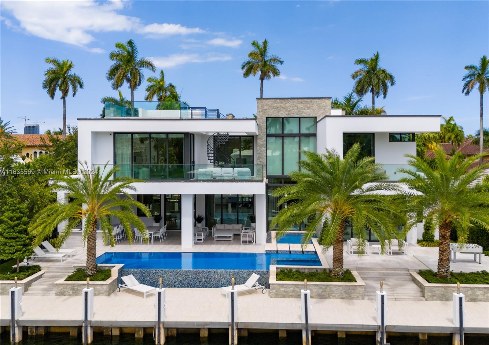 CORAL ISLES - Residential