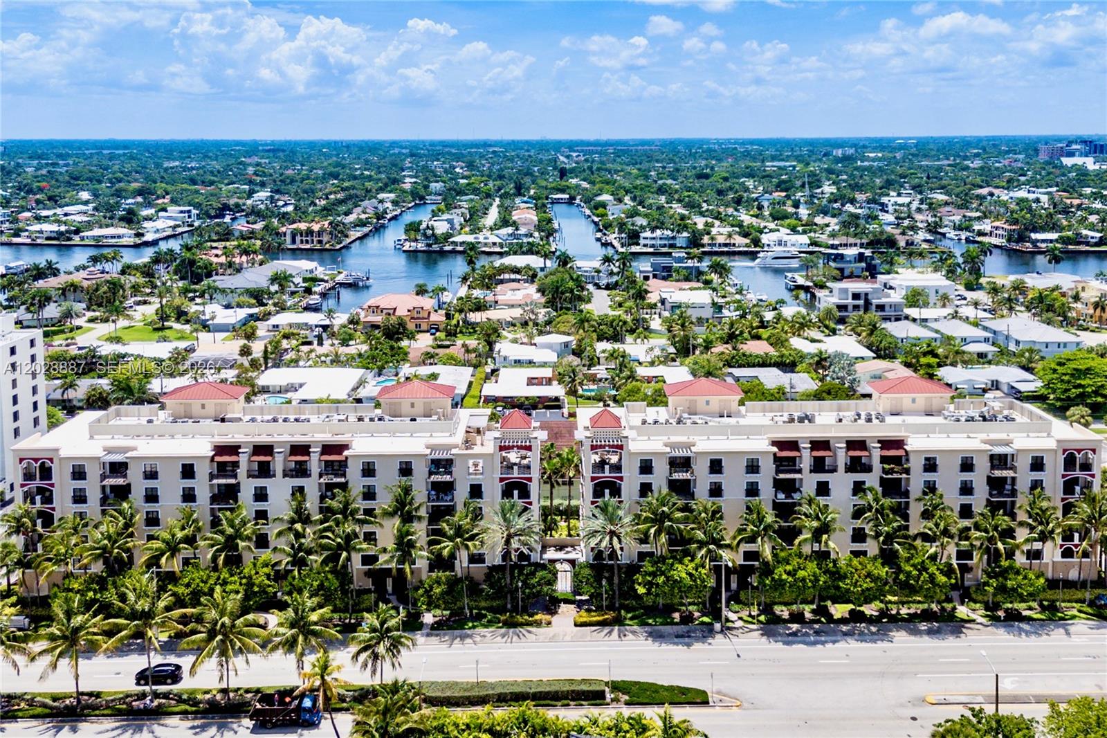 FOUNTAINS ON OCEAN - Residential