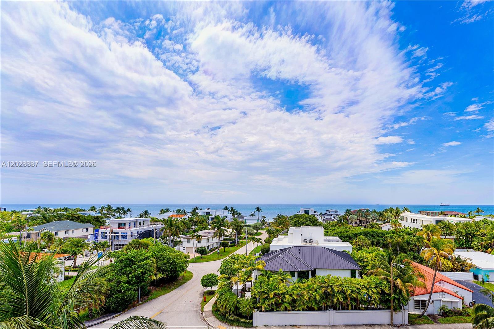 FOUNTAINS ON OCEAN - Residential