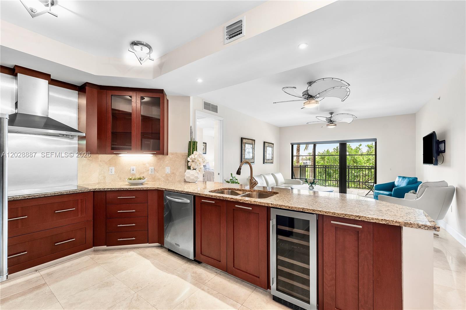 FOUNTAINS ON OCEAN - Residential